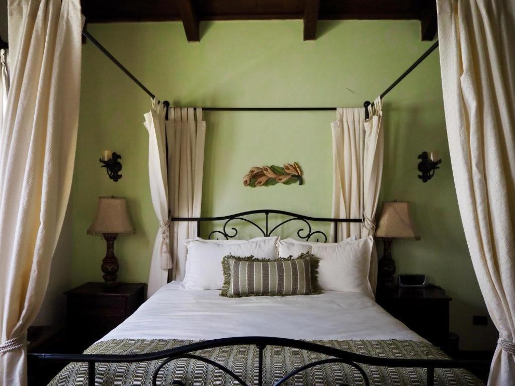 Hotel Casa Madeleine B&B & Spa Антигуа-Гватемала Экстерьер фото